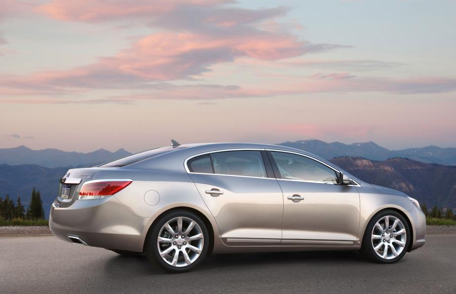  Buick LaCrosse CXS 2010 года  (фото 19 из 38)